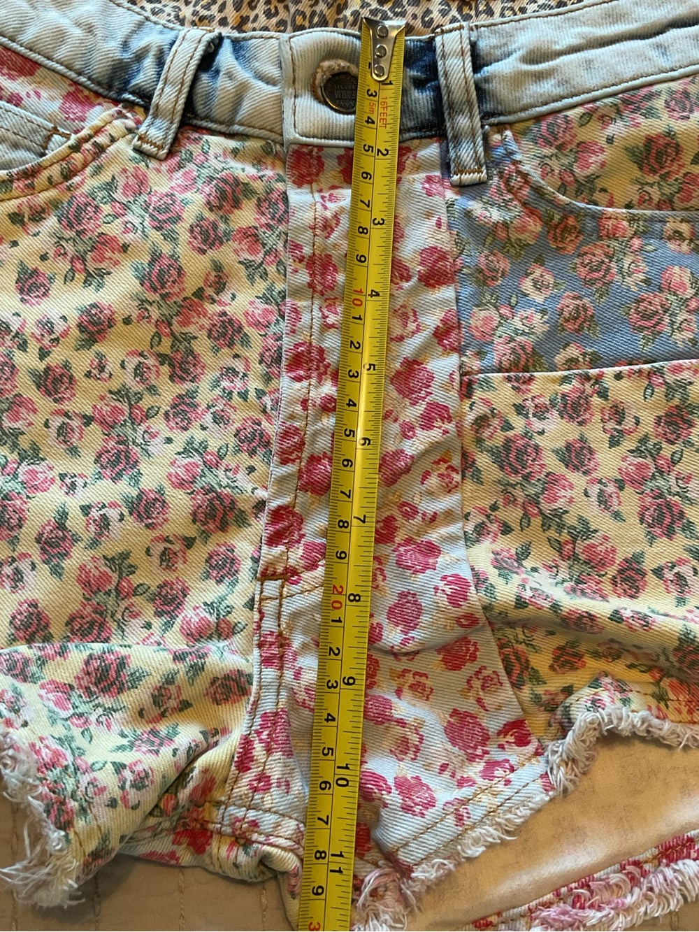 Anthropologie Farm Rio Floral Patchwork Jean Shorts - Picture 13 of 15